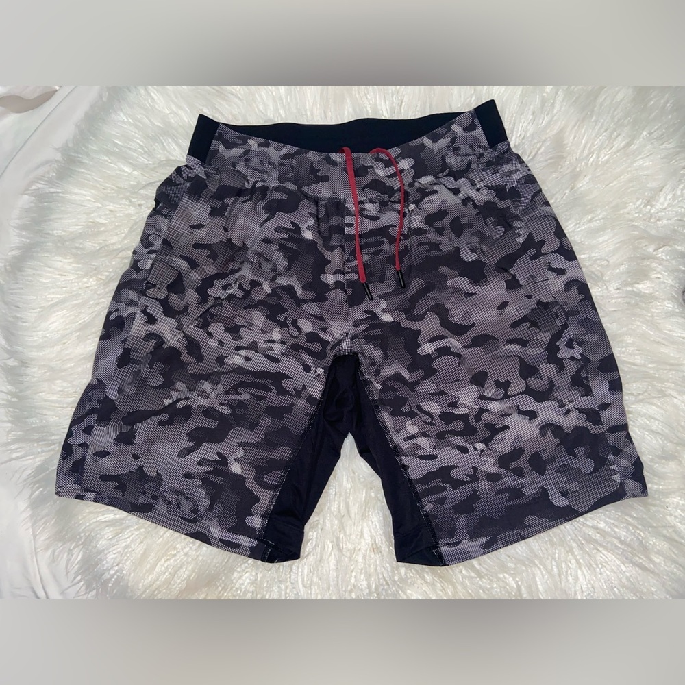 lululemon athletica Camo Print Athletic Shorts - Picture 3 of 6